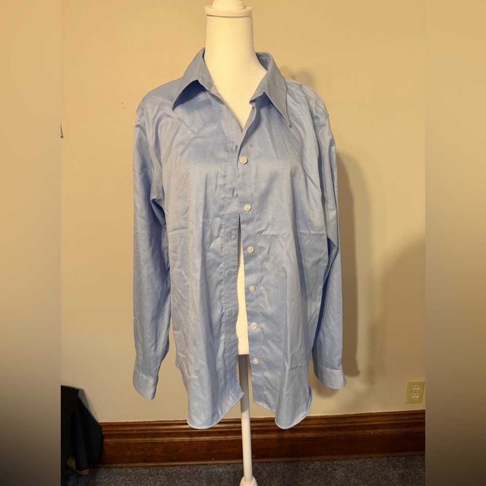 Eddie Bauer Wrinkle-Resistant Blue Cotton Shirt